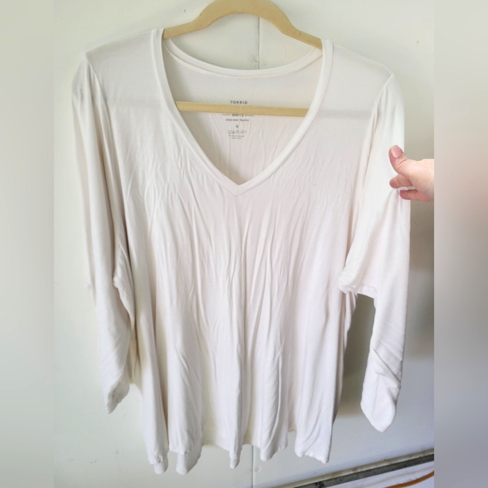Torrid size 6x V neck long sleeve tee